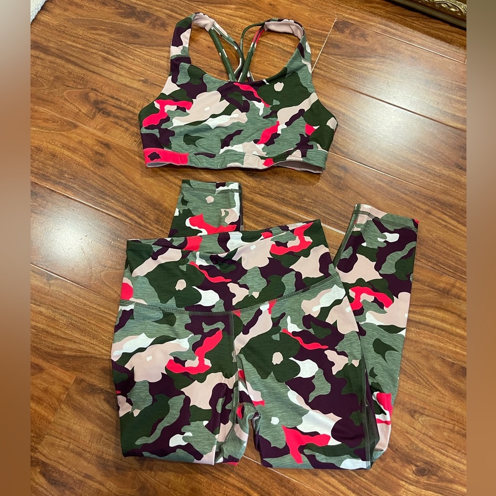 Old Navy Camouflage Activewear Set - Sports Bra/Leggings Large